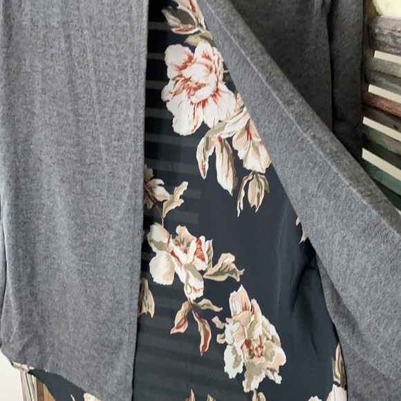 Moa Moa Gray and floral cardigan - Picture 4 of 6